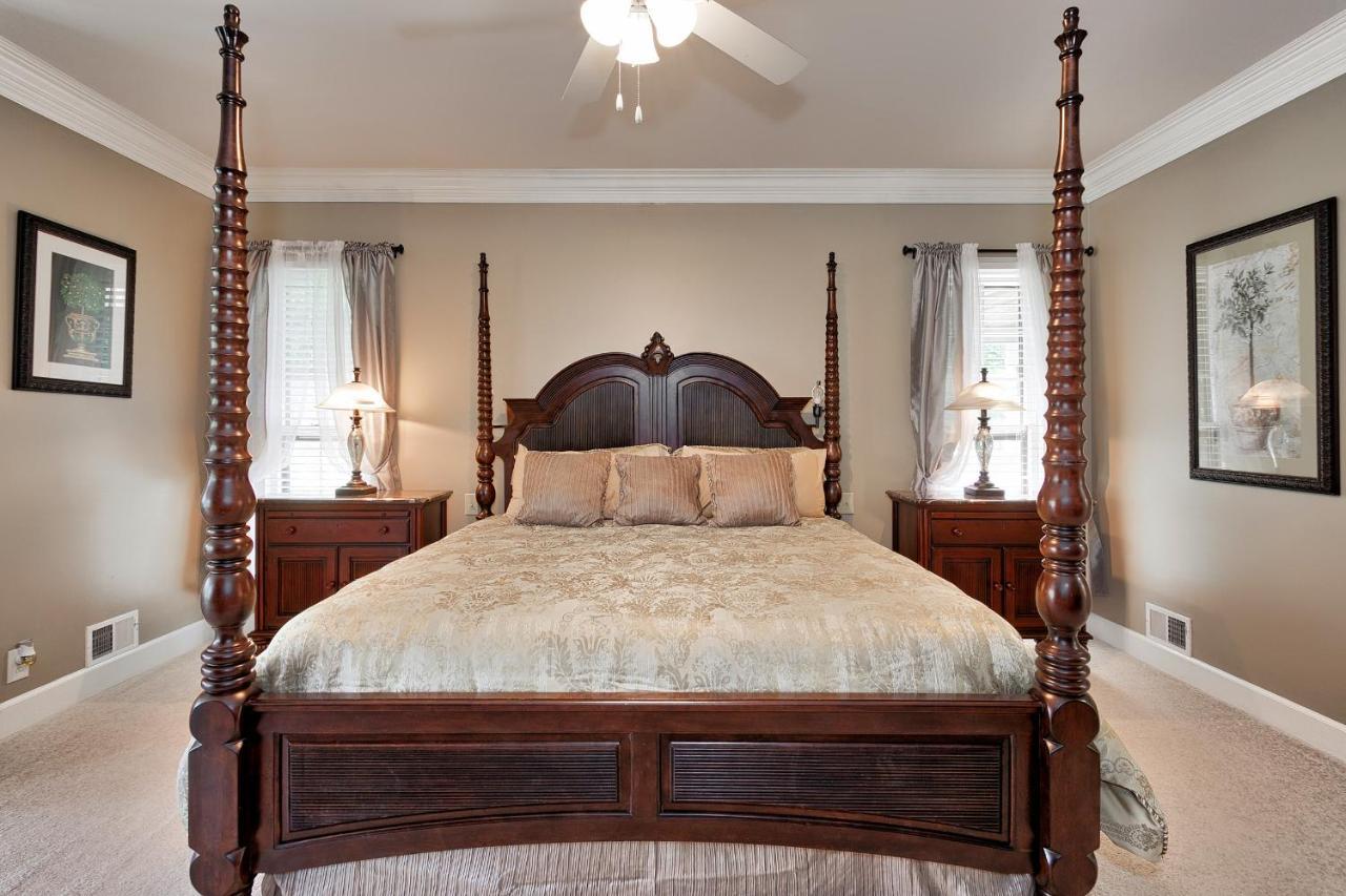 Pleasanton Courtyard Bed And Breakfast Fayetteville Exteriér fotografie