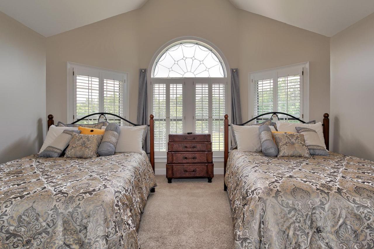 Pleasanton Courtyard Bed And Breakfast Fayetteville Exteriér fotografie