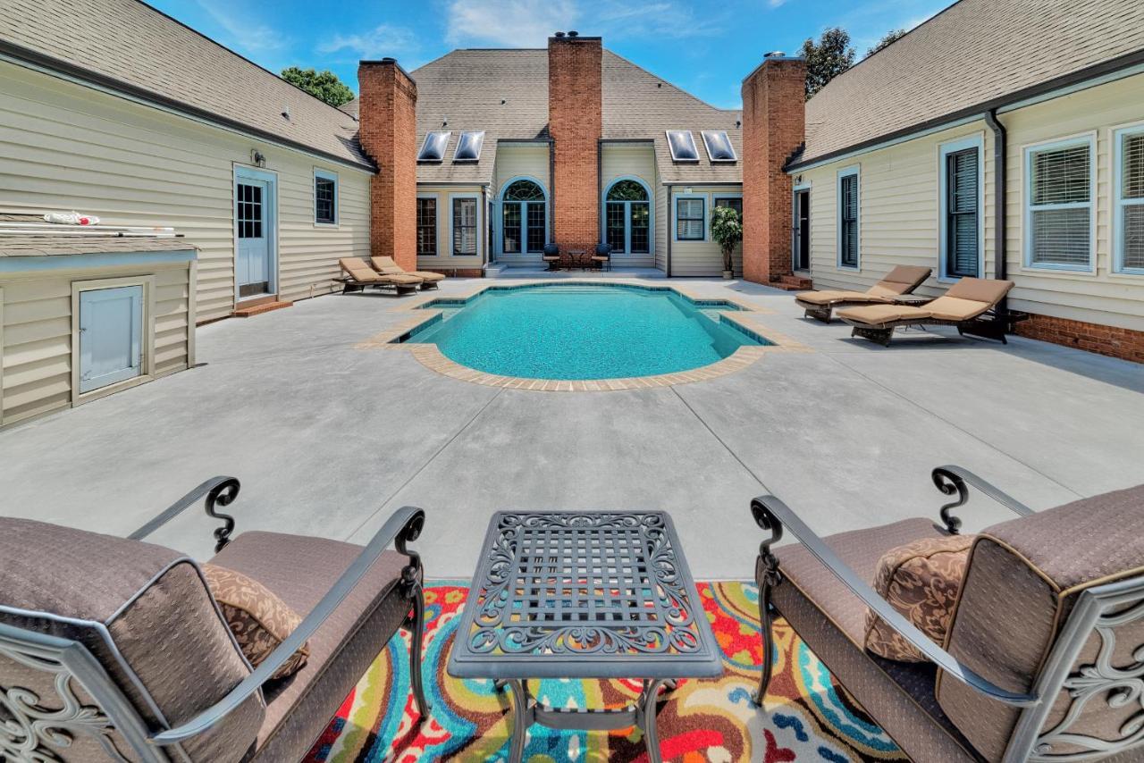 Pleasanton Courtyard Bed And Breakfast Fayetteville Exteriér fotografie