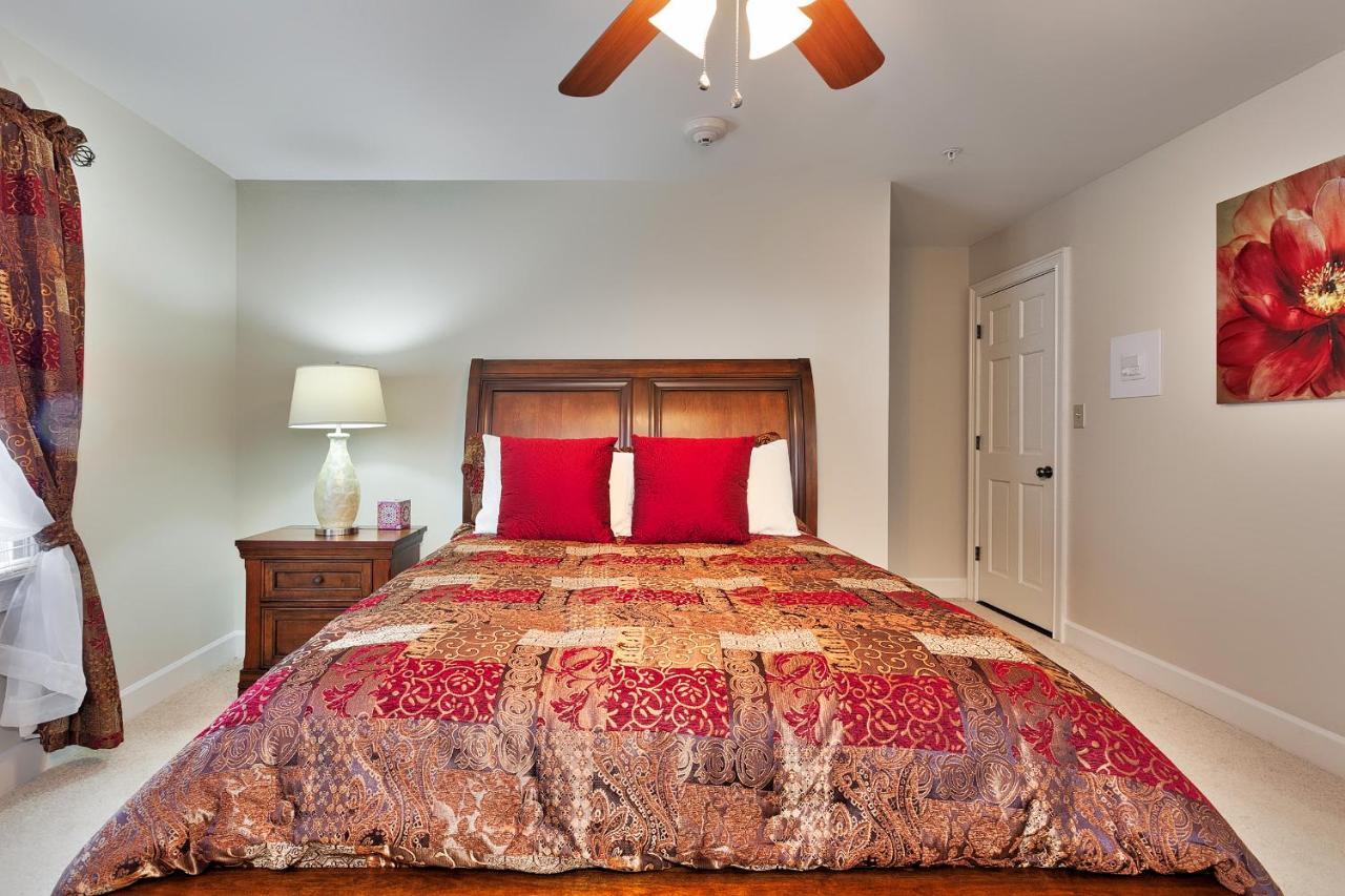 Pleasanton Courtyard Bed And Breakfast Fayetteville Exteriér fotografie